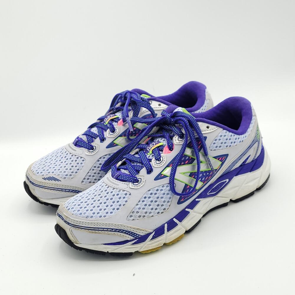 New Balance 840v3 Running  Blue Low Top Cross Training women's size 6.5